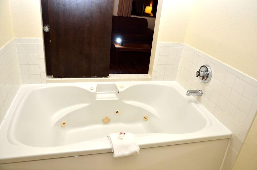Days Inn By Wyndham Glasgow Bagian luar foto