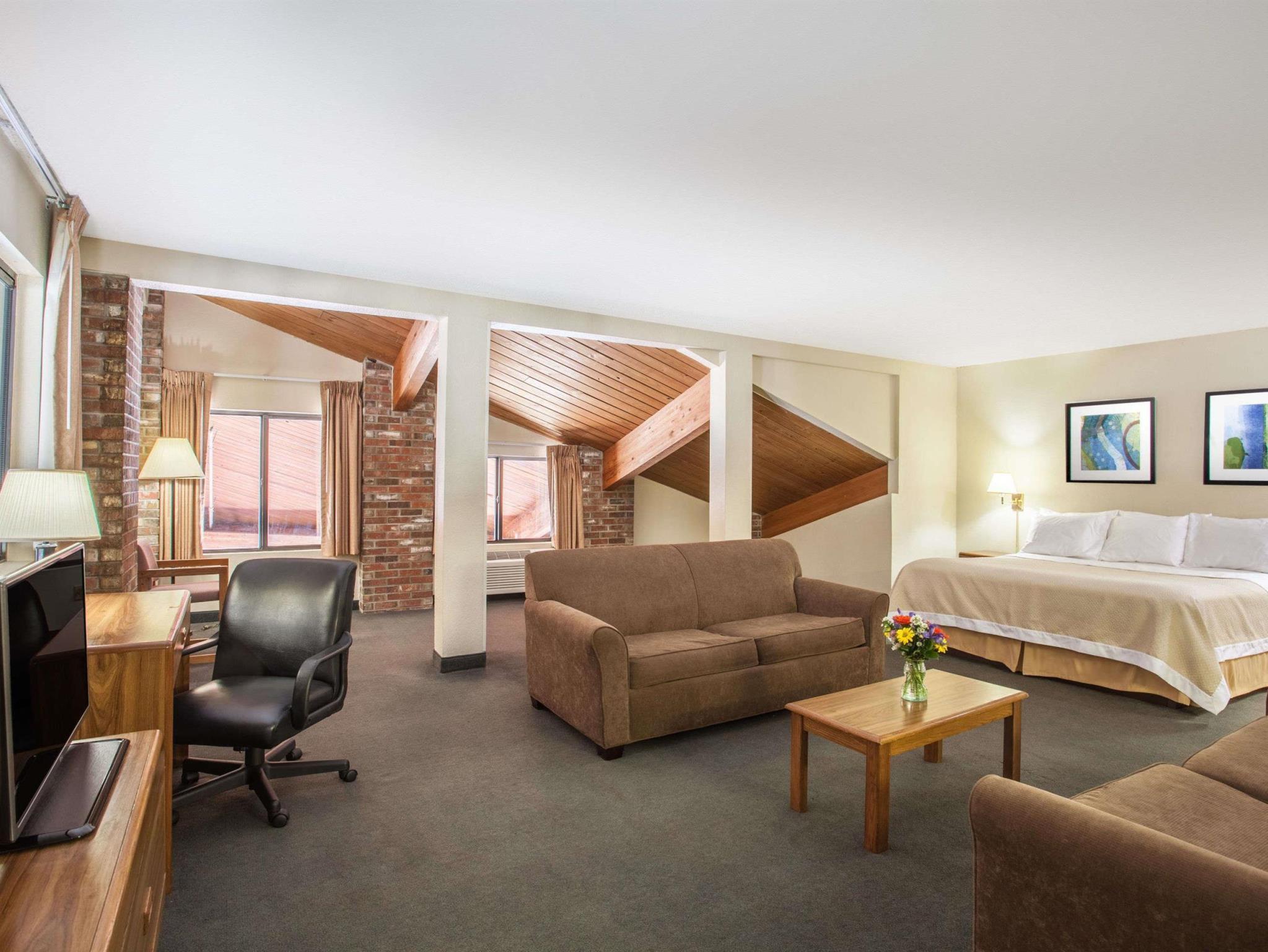 Days Inn By Wyndham Glasgow Bagian luar foto