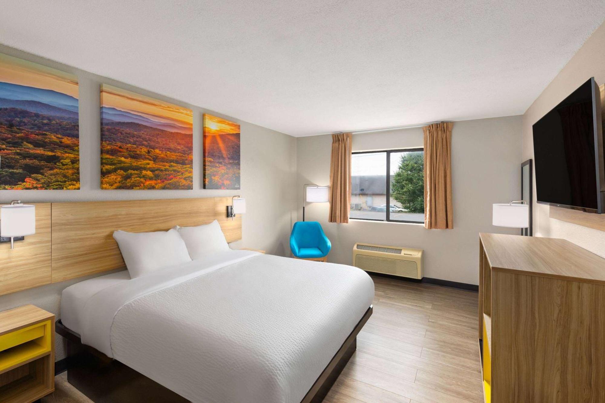 Days Inn By Wyndham Glasgow Bagian luar foto