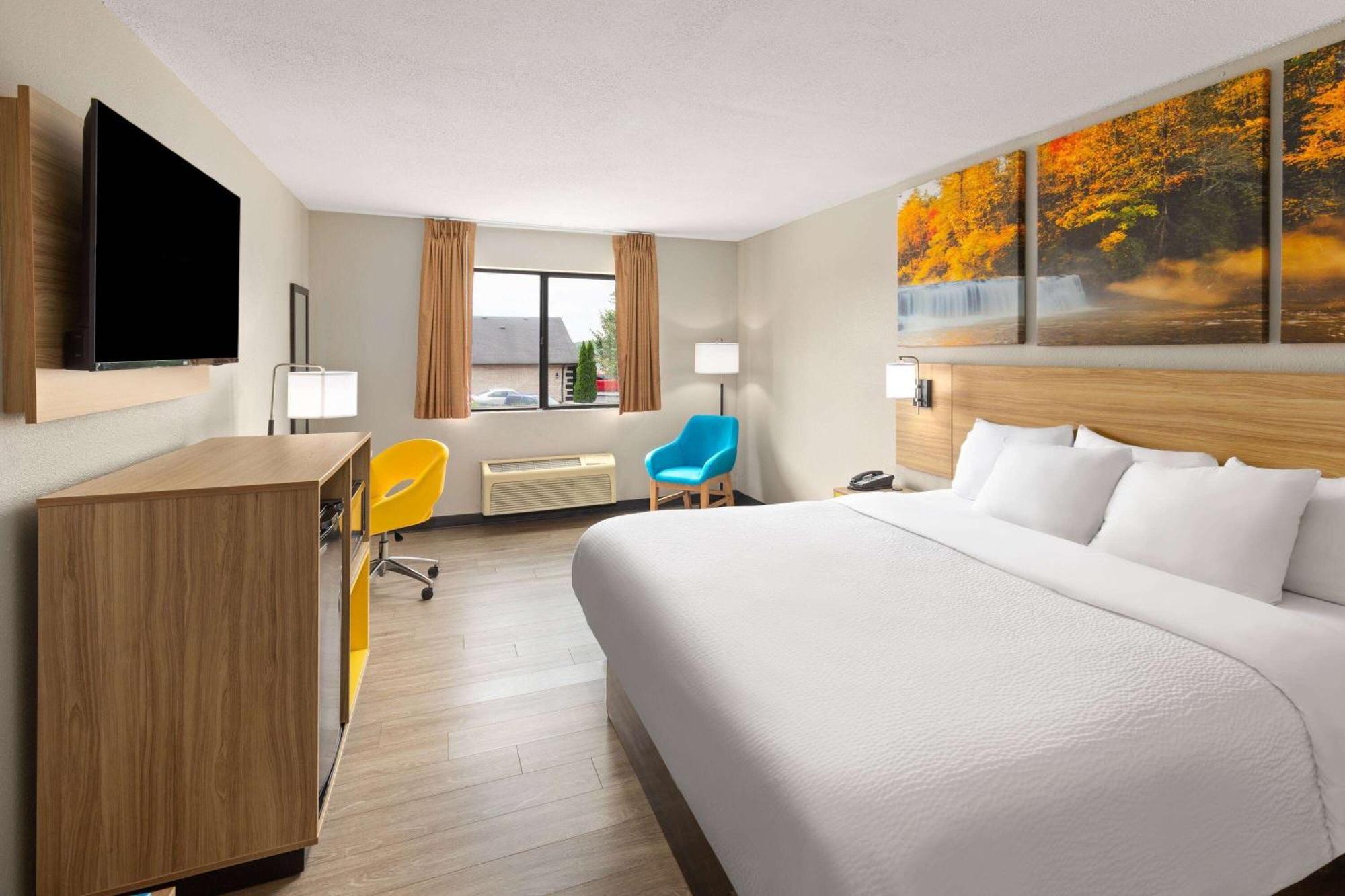 Days Inn By Wyndham Glasgow Bagian luar foto