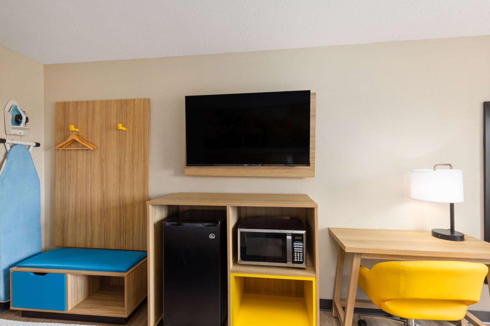 Days Inn By Wyndham Glasgow Bagian luar foto