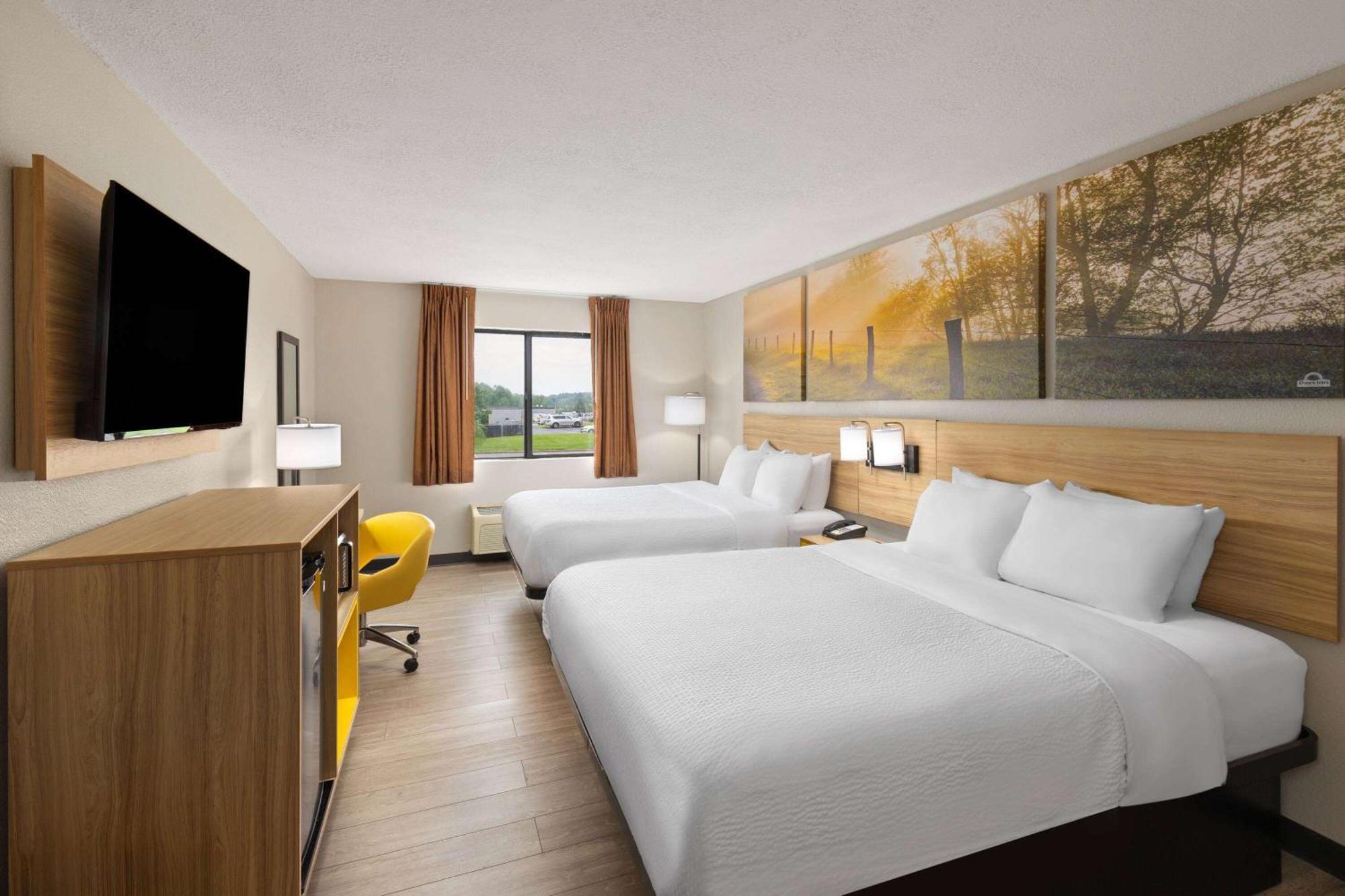 Days Inn By Wyndham Glasgow Bagian luar foto