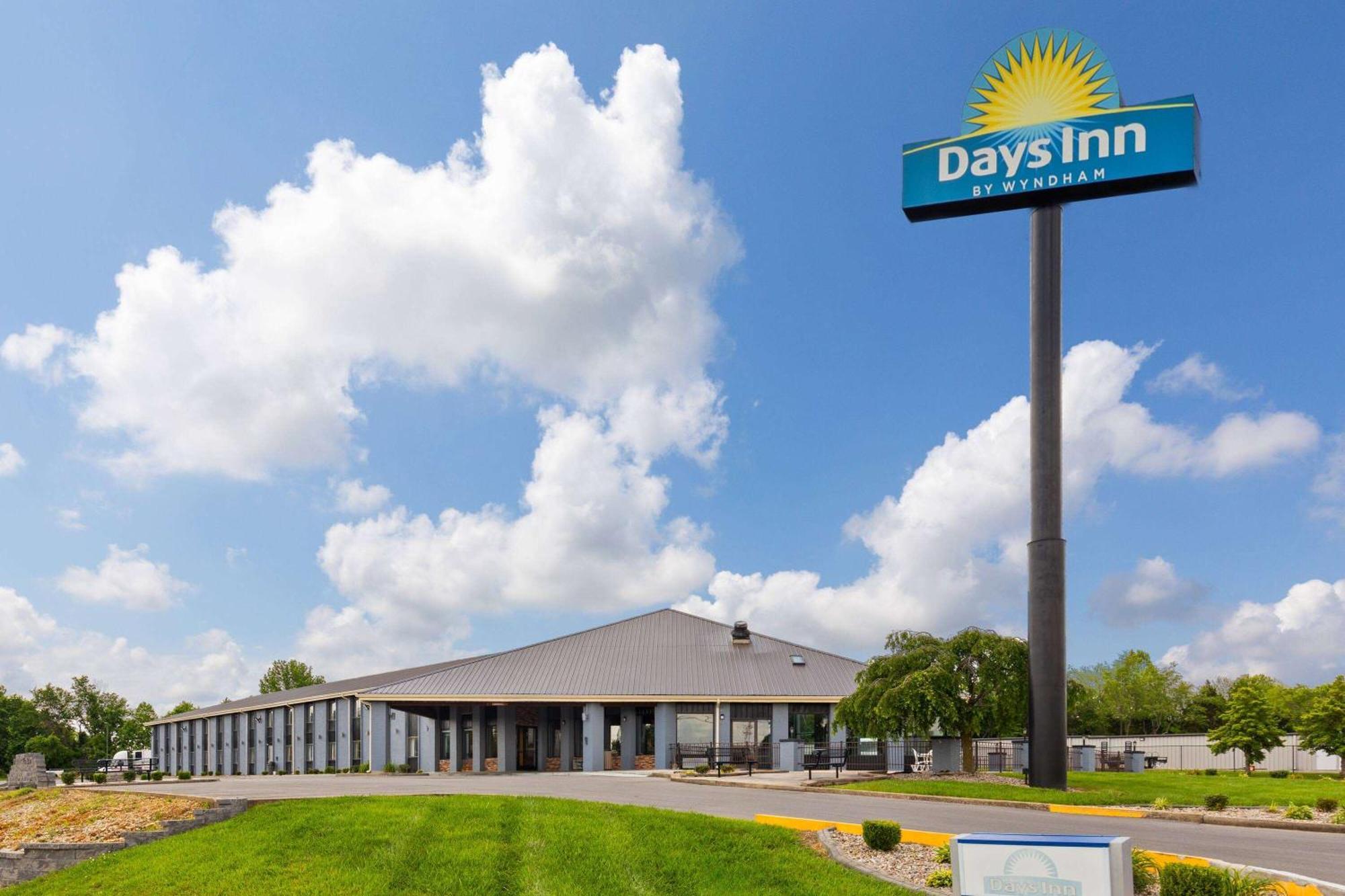Days Inn By Wyndham Glasgow Bagian luar foto